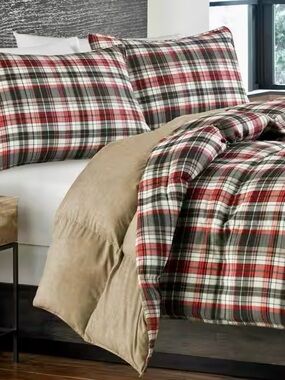 Eddie Bauer Astoria Plaid Microsuede Reversible Down Alternative Comforter •King